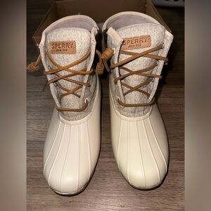 Sperry insulated duck boots size 10 brand new